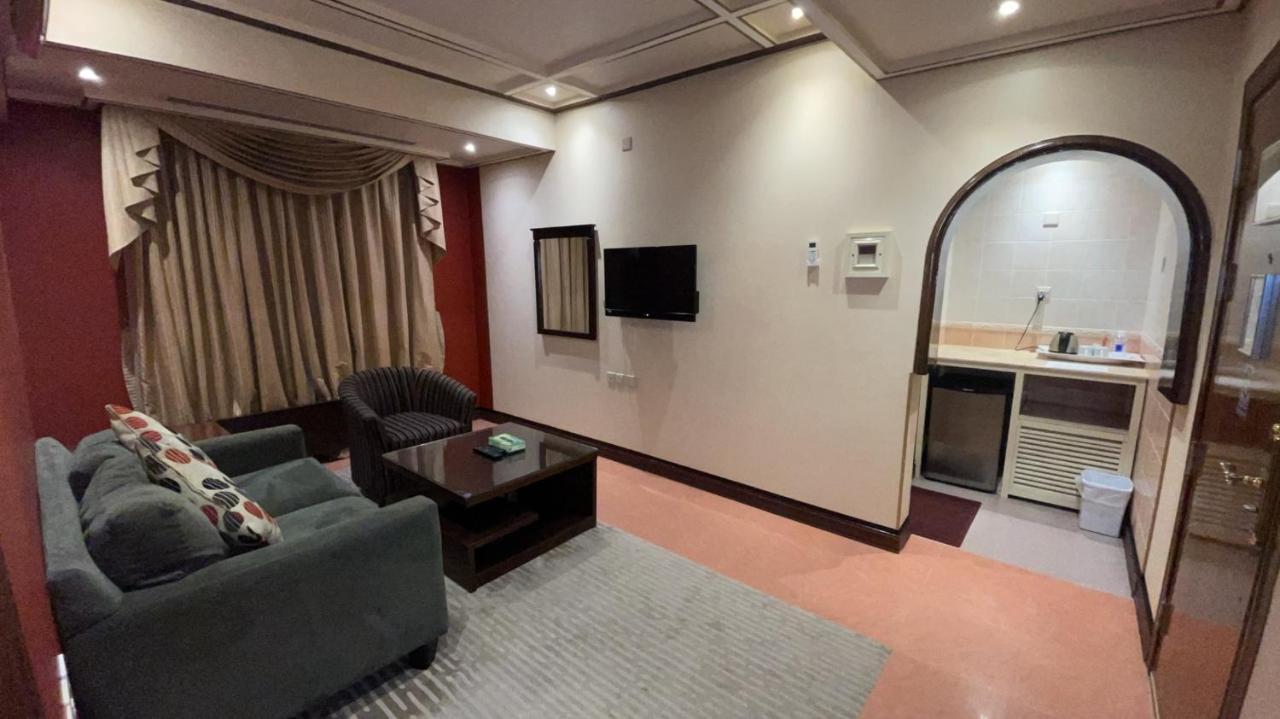 Al Mansour Grand Hotel Ḩafar al Bāţin Exteriör bild