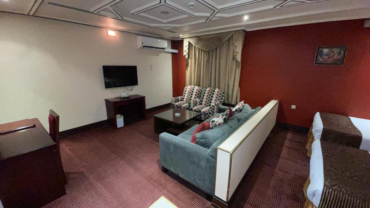 Al Mansour Grand Hotel Ḩafar al Bāţin Exteriör bild